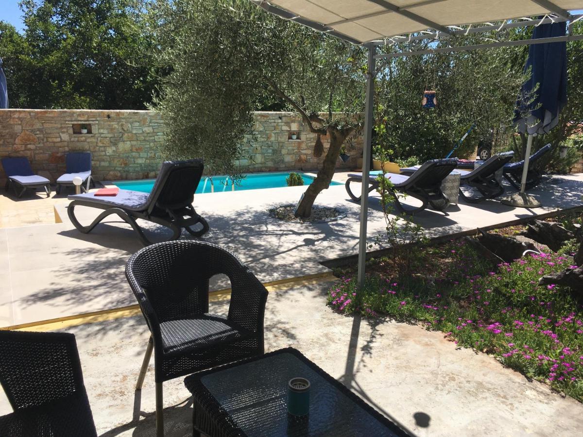 Holiday Home Ava1 With Pool & Holiday Home Ava2 With Whirlpool Baderna Buitenkant foto