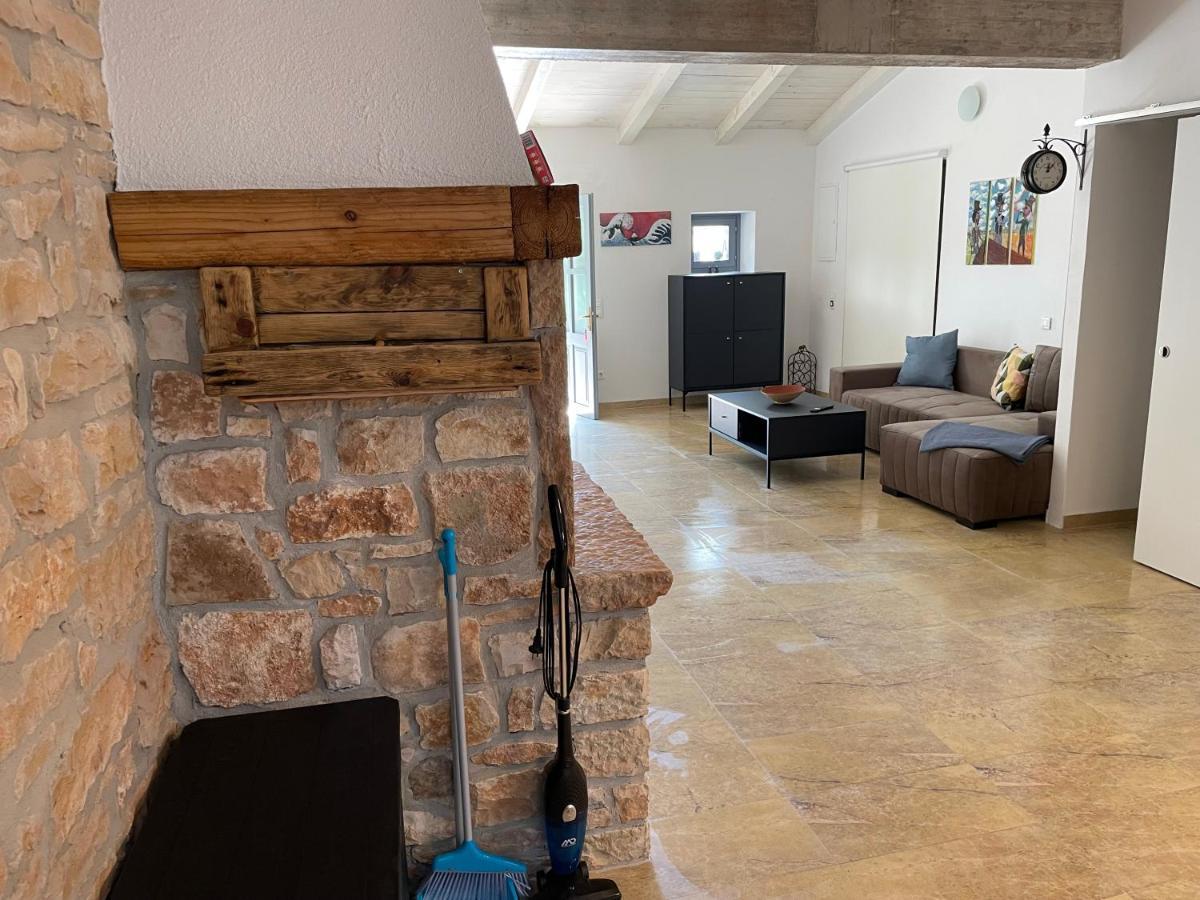 Holiday Home Ava1 With Pool & Holiday Home Ava2 With Whirlpool Baderna Buitenkant foto